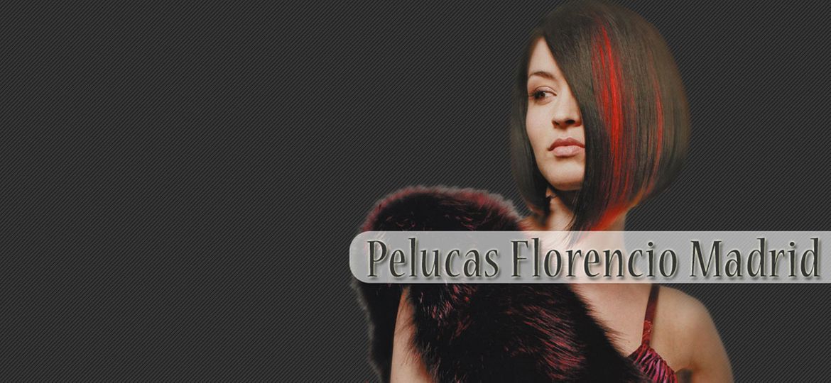 mujer morena mechas rojas
